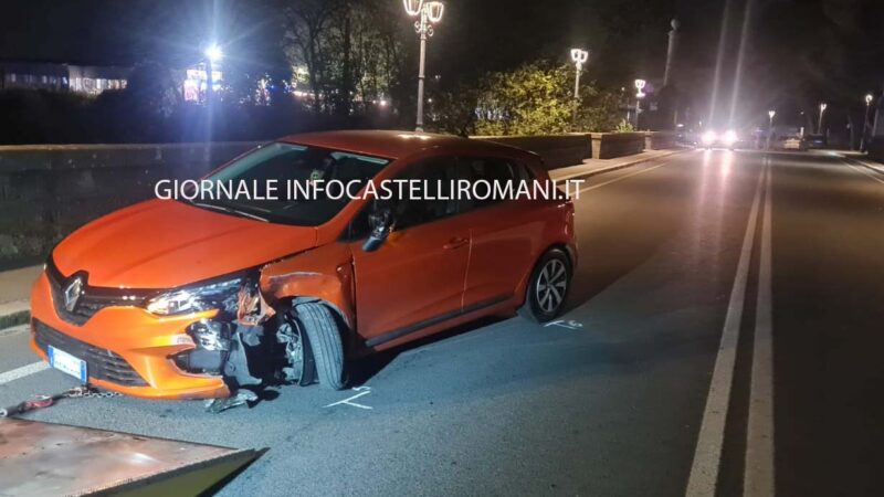 Ariccia, insolito incidente frontale sul Ponte Monumentale, macchina fuori controllo centra altra auto e si cappotta