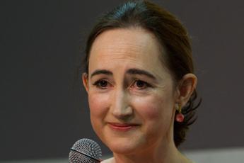 Sophie Kinsella rivela: “Ho un cancro al cervello, sto facendo chemio”