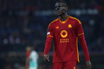 Udinese-Roma, malore per Ndicka: partita sospesa