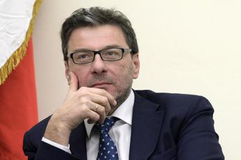 Superbonus, Giorgetti: “Ora si vergogna anche chi lo difendeva”