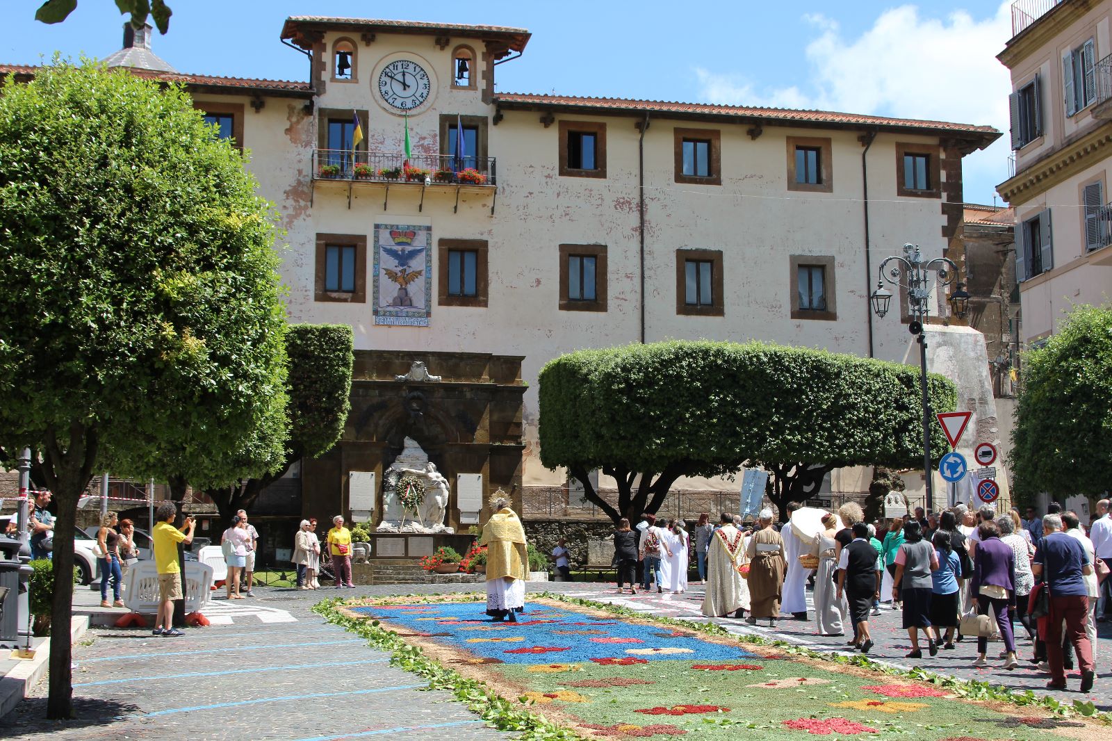 Monte compatri, domenica 2 giugno appuntamento con l’infiorata