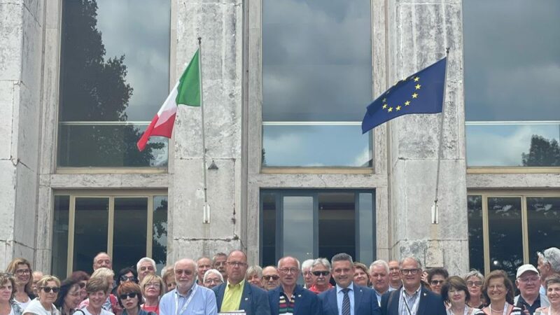 52 tra Sindaci in carica e Sindaci Emeriti del Trentino in vista a Nemi accolti dal Sindaco Alberto Bertucci 