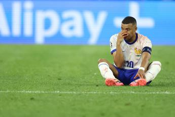 Mbappé e la frattura al naso, per ora il capitano della Francia non si opera