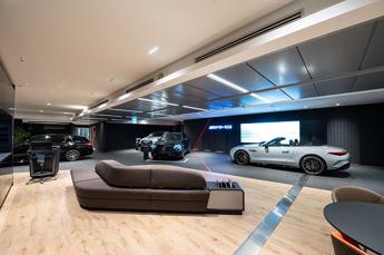 Mercedes-Benz trasforma i suoi showroom