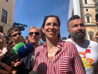 Schlein al Pride: “Al G7 persa altra occasione ma noi continueremo a difendere i diritti”