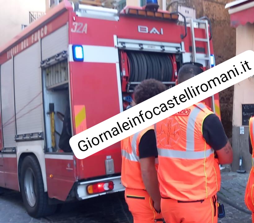 Nemi, principio di incendio in un locale intervengono i vigili del fuoco in centro