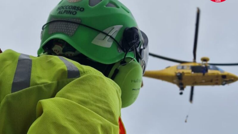 Rieti, Soccorso in elicottero sul Monte Terminillo un alpinista ferito, intervento congiunto del Soccorso Alpino e Guardia di Finanza