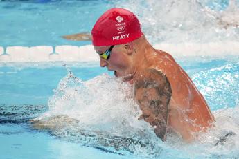 Parigi 2024, Peaty positivo al Covid dopo l’argento nei 100 rana