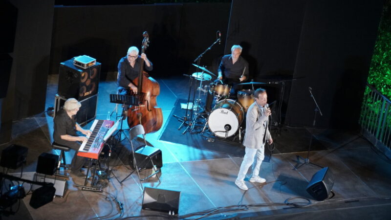 Ariccia, sold out e applausi a scena aperta per Gianluca Guidi alla prima di “Fantastiche Visioni”