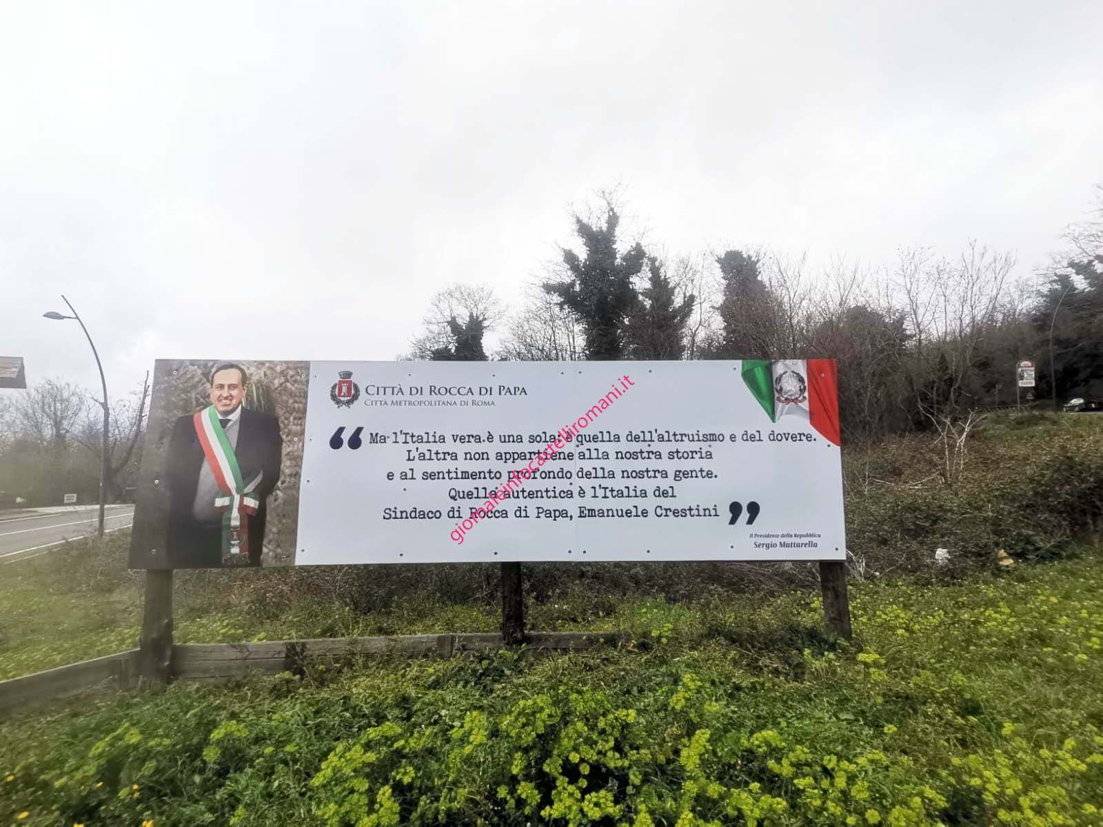 Rocca di Papa, rimossa la struttura con il cartellone commemorativo dell’ex sindaco Crestini: il sindaco Calcagni spiega le motivazioni