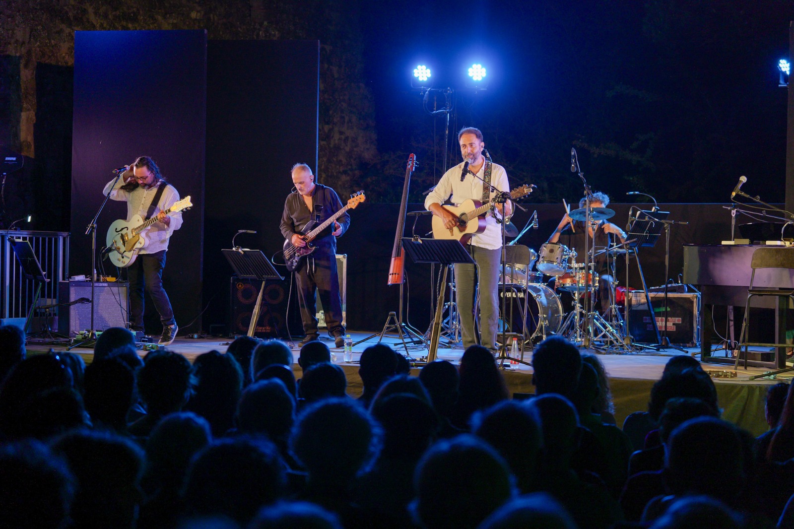 Ariccia, con la grande musica e le parole che pesano il gran finale di “Fantastiche Visioni” e uno straordinario Neri Marcorè