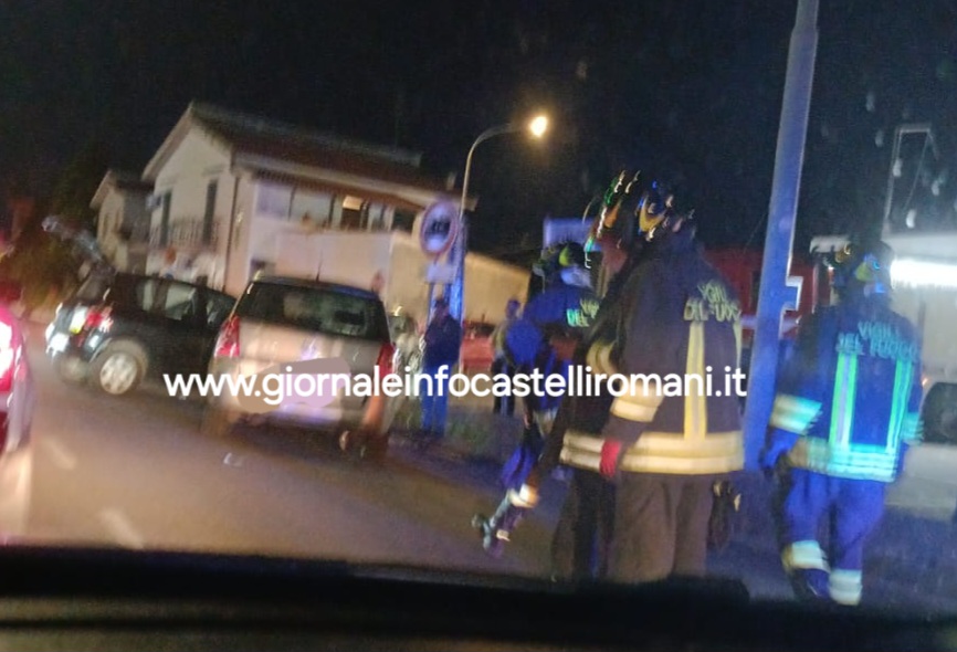 Lanuvio, incidente in via Nettunense a Campoleone tra tre auto, ferita una donna