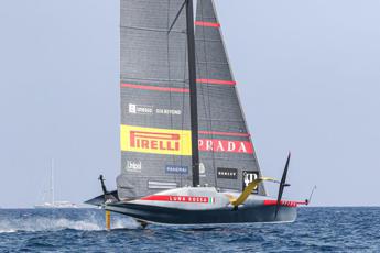 Luna Rossa battuta, Ineos Britannia vince Louis Vuitton Cup e vola all’America’s Cup