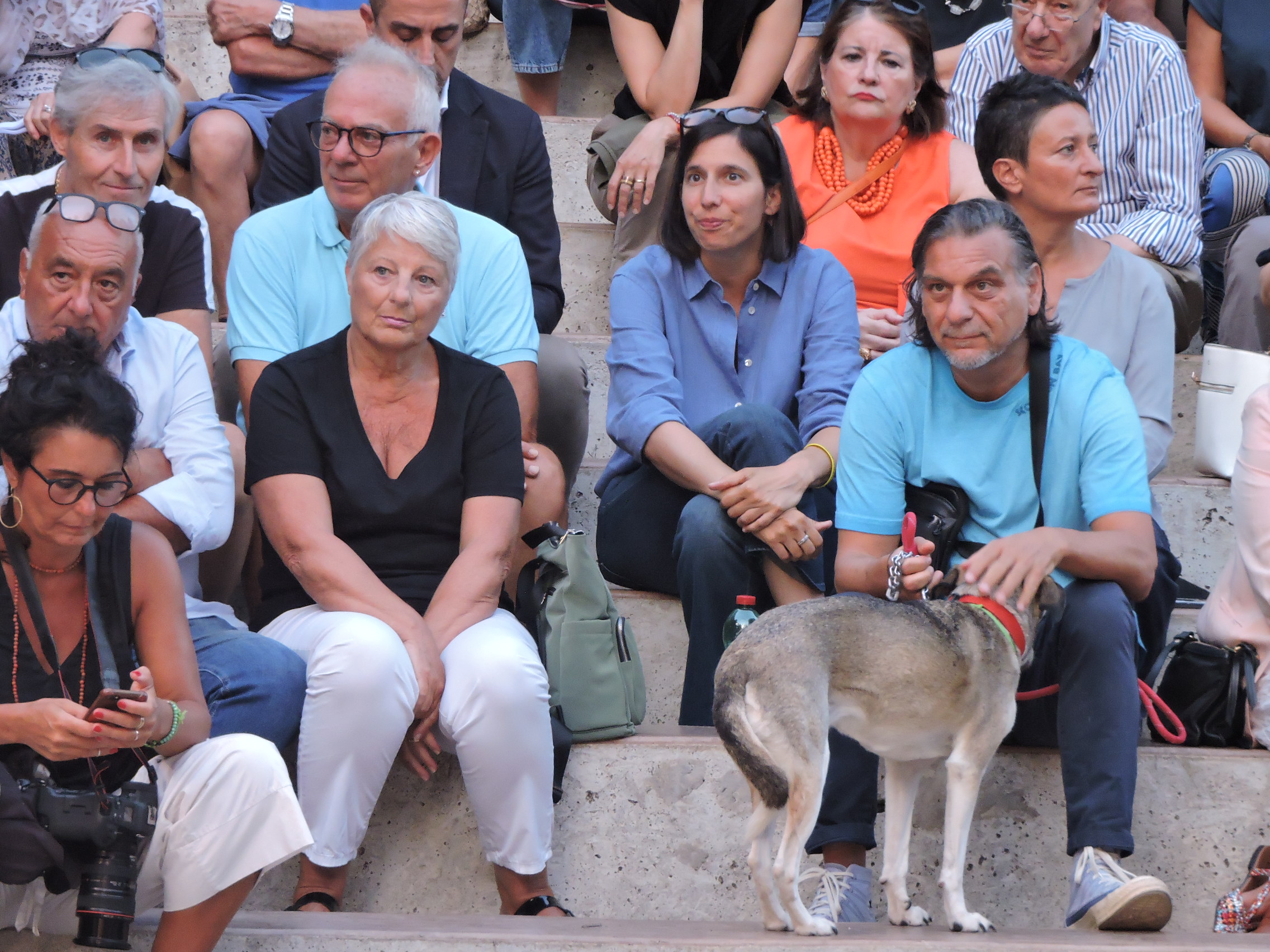 Genzano, folla delle grandi occasioni per l’arrivo di Elly Schlein ieri sera alla Festa dell’Unità all’Olmata. Foto-Video