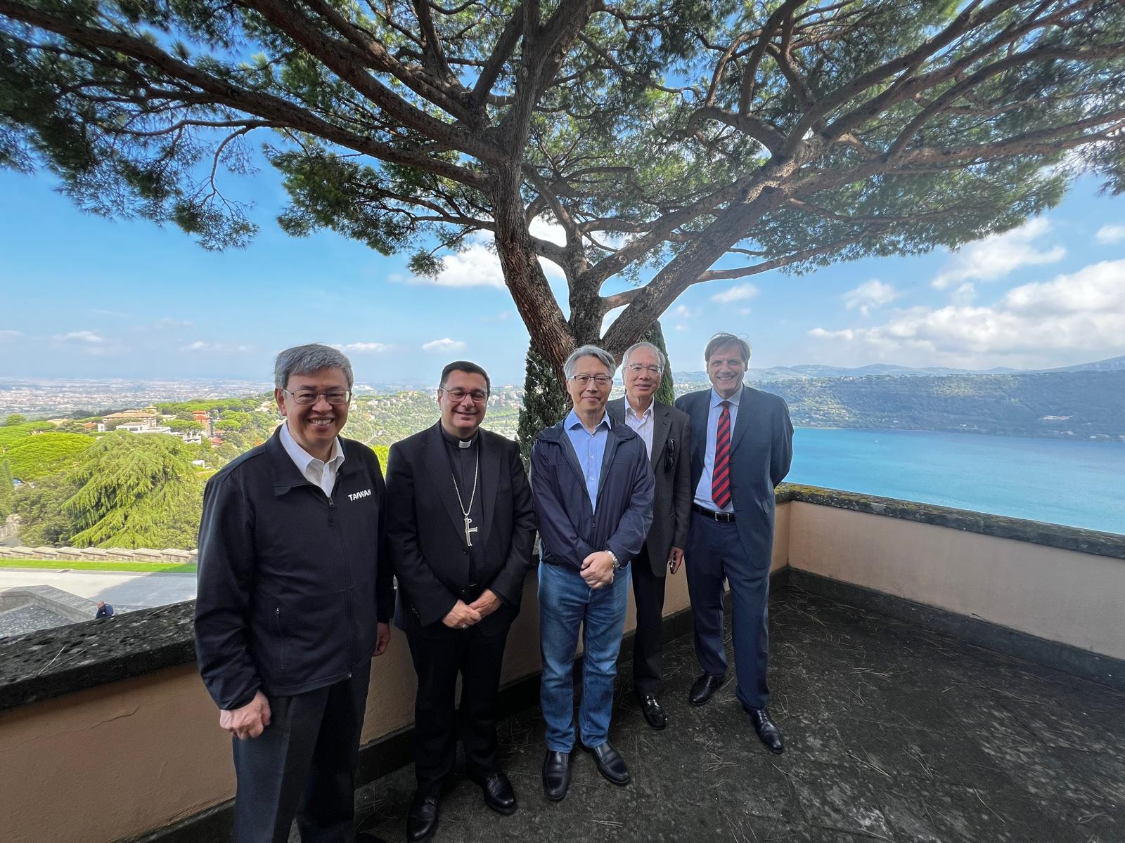 Castel Gandolfo, delegazione dell’Ambasciata di Taiwan presso la Santa Sede. Visita anche i Castelli, accolta dal vescovo Vincenzo Viva