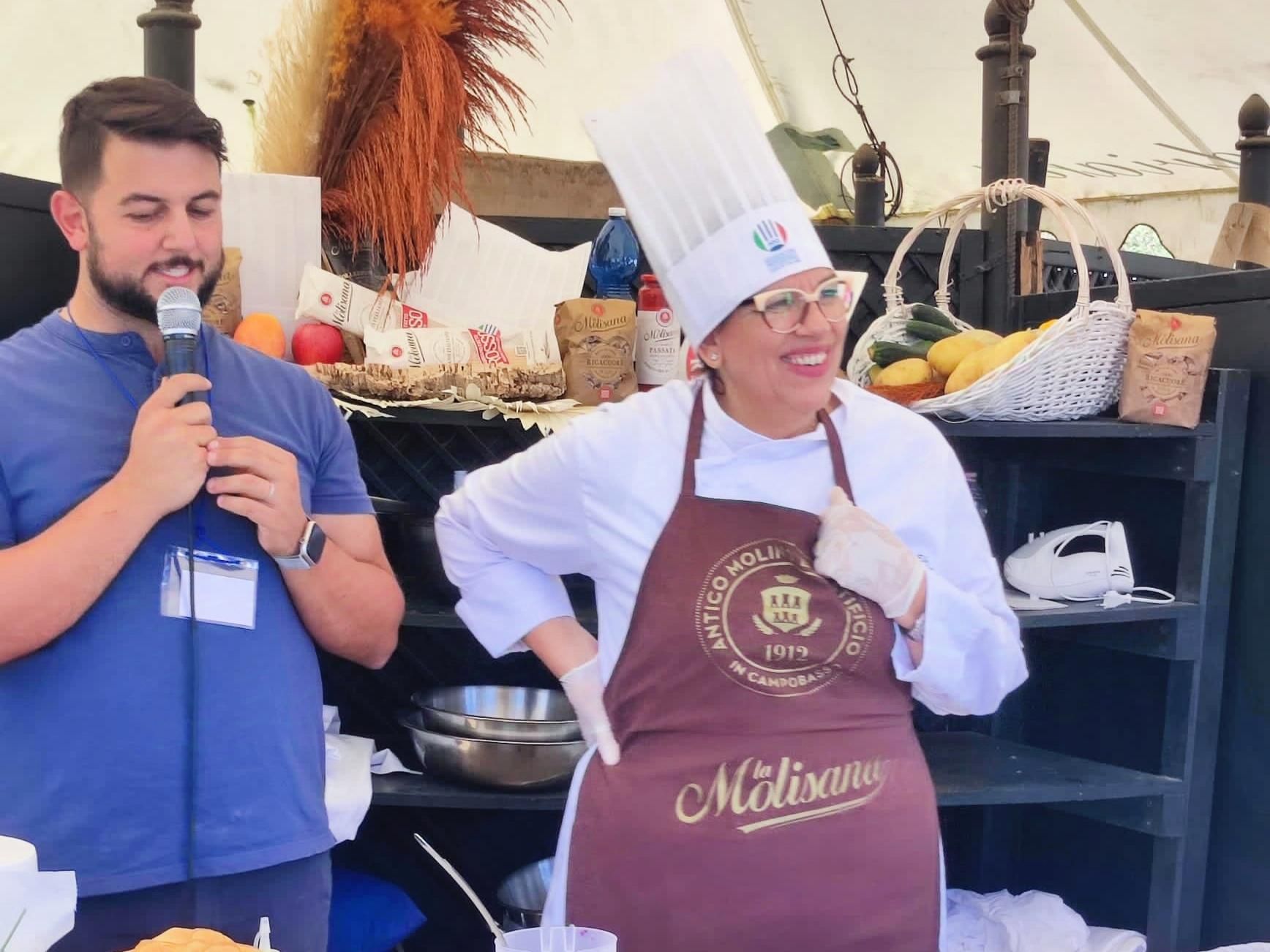 Ardea, gli chef dei Castelli e del Lazio all’opera ai Giardini della Landriana. Grande successo per i loro piatti durante il mese della prevenzione del tumore al seno