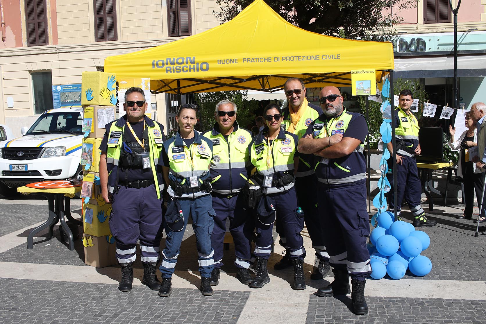 Anzio, in piazza Pia presenti ieri i volontari della Protezione Civile Associazione “Le Aquile”. Per la Giornata Nazionale “IO NON RISCHIO”