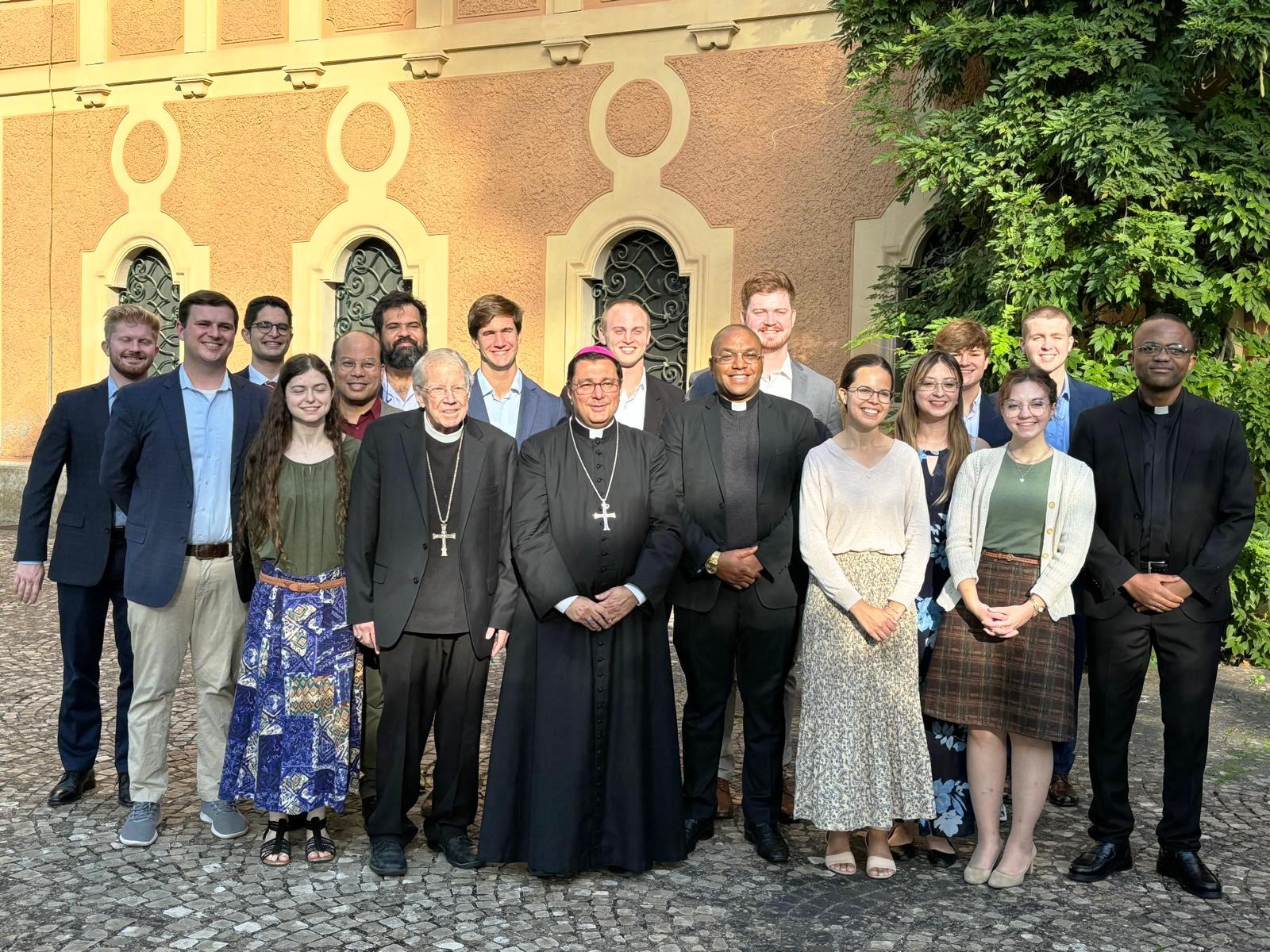 Castel Gandolfo, il vescovo Vincenzo Viva in visita al Catholic Institute of Technology