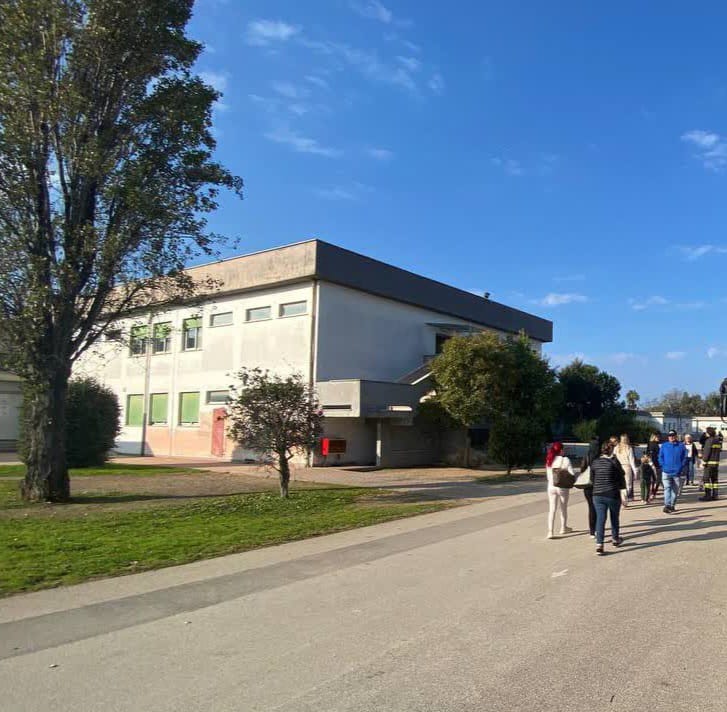 Anzio, fuga di gas in una Scuola: evacuati mille studenti