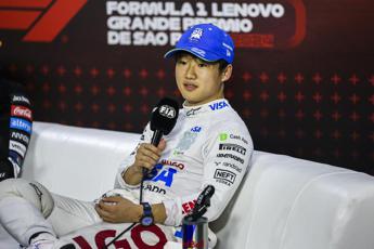 Gp Las Vegas, Tsunoda bloccato in dogana: “Forse perché indossavo pigiama”